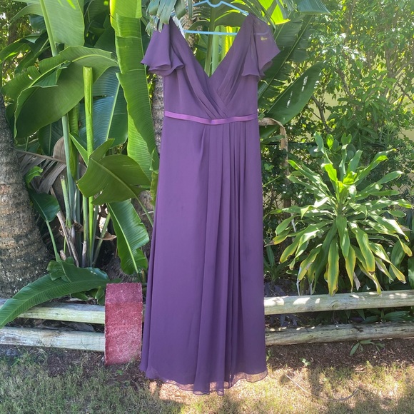 David’s Bridal Flutter Sleeve Chiffon Dress Plum - Picture 3 of 14